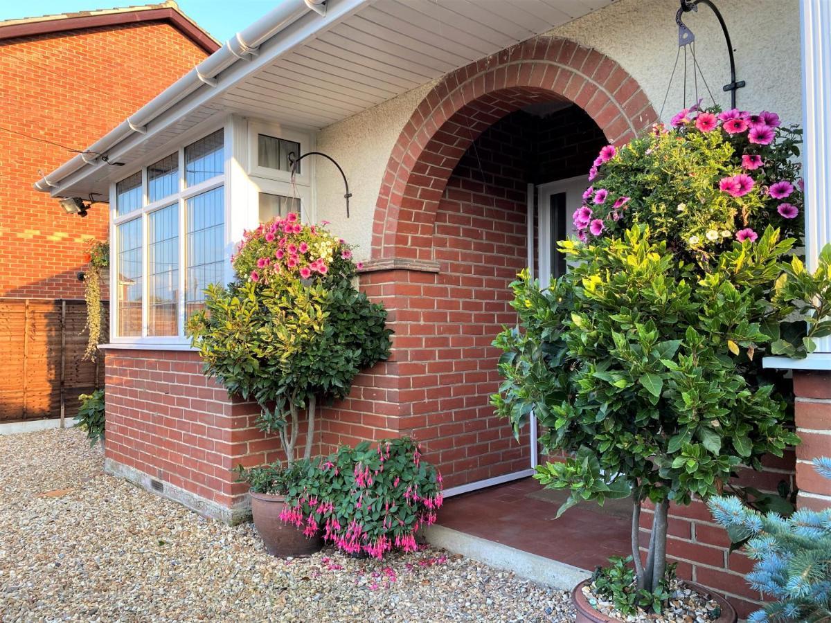 En-Suite Nook Near Forest & Sea, Super Value With Fridge, Microwave And Tv Lymington Eksteriør bilde