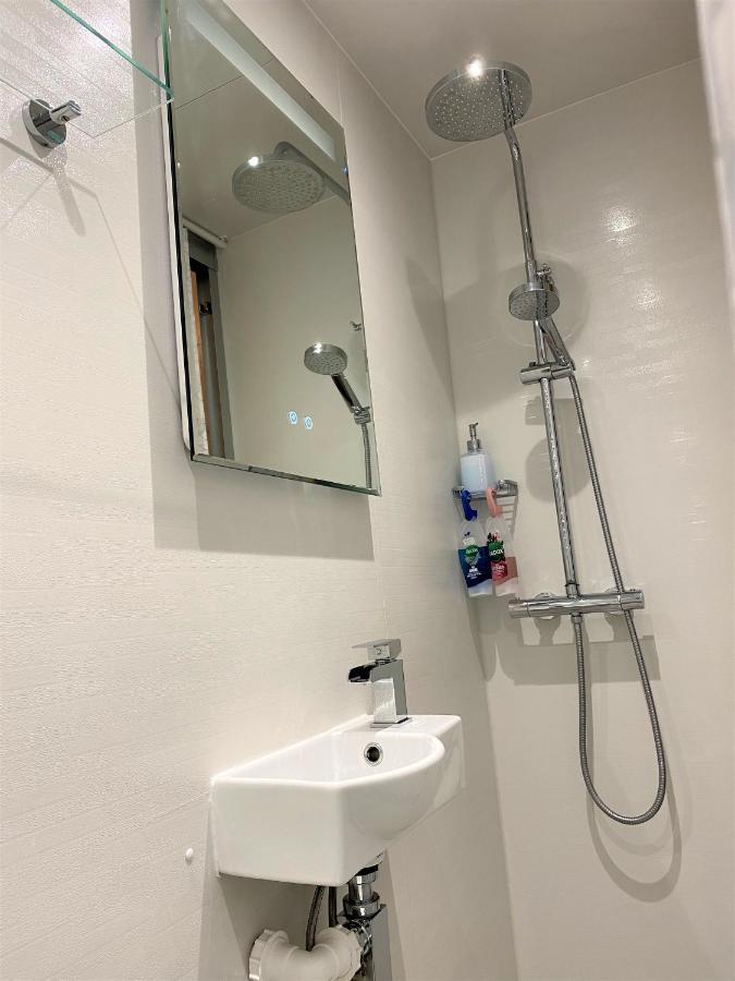 En-Suite Nook Near Forest & Sea, Super Value With Fridge, Microwave And Tv Lymington Eksteriør bilde
