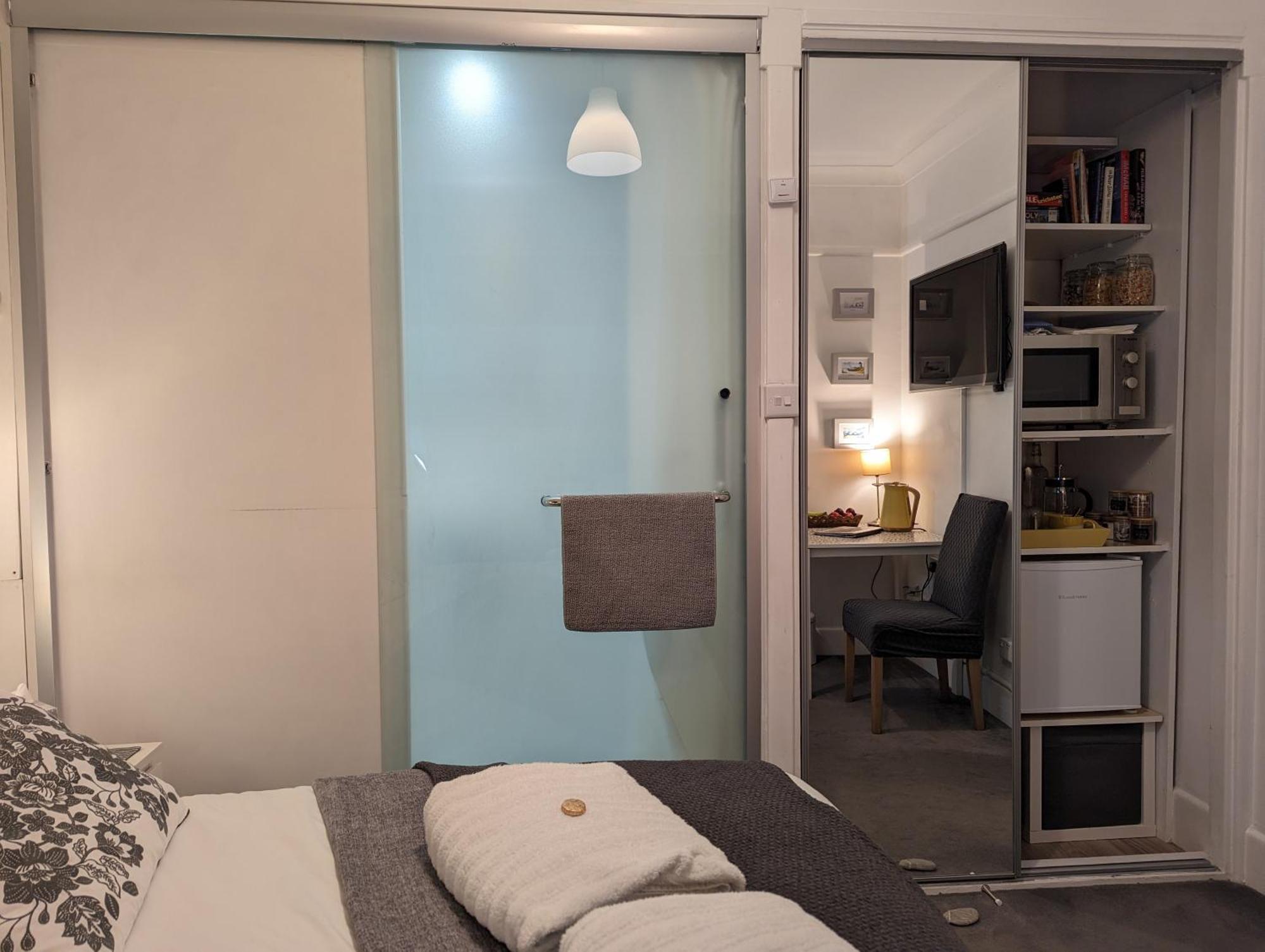 En-Suite Nook Near Forest & Sea, Great Value With Fridge, Microwave And Tv Lymington Eksteriør bilde