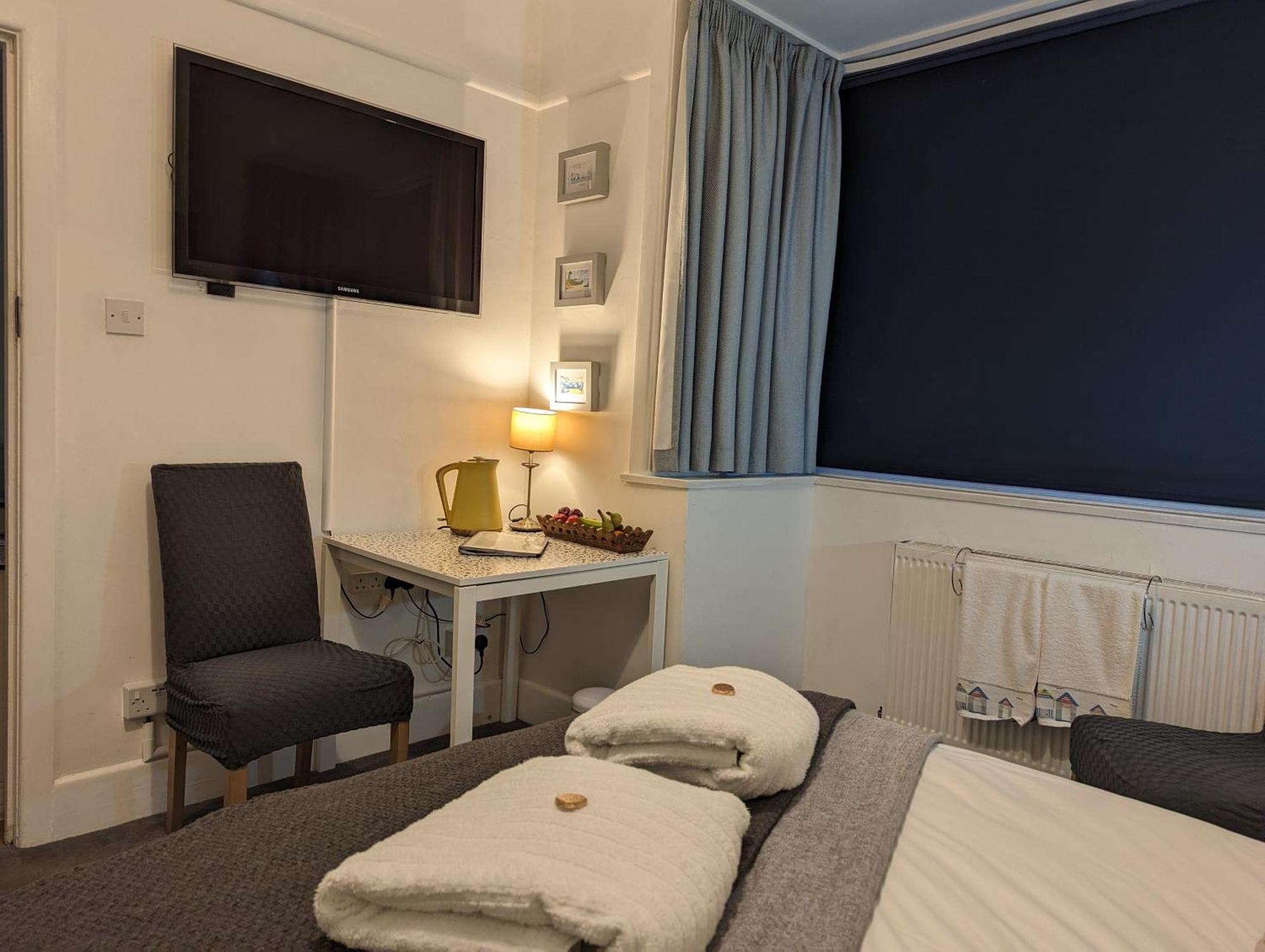 En-Suite Nook Near Forest & Sea, Super Value With Fridge, Microwave And Tv Lymington Eksteriør bilde